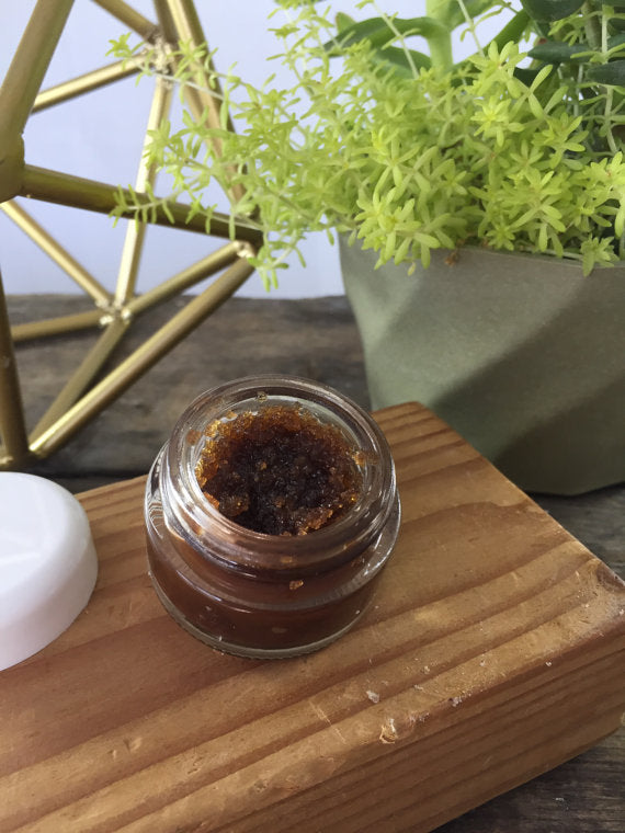 White Smokey Skincare Organic Chocolate Lip Scrub