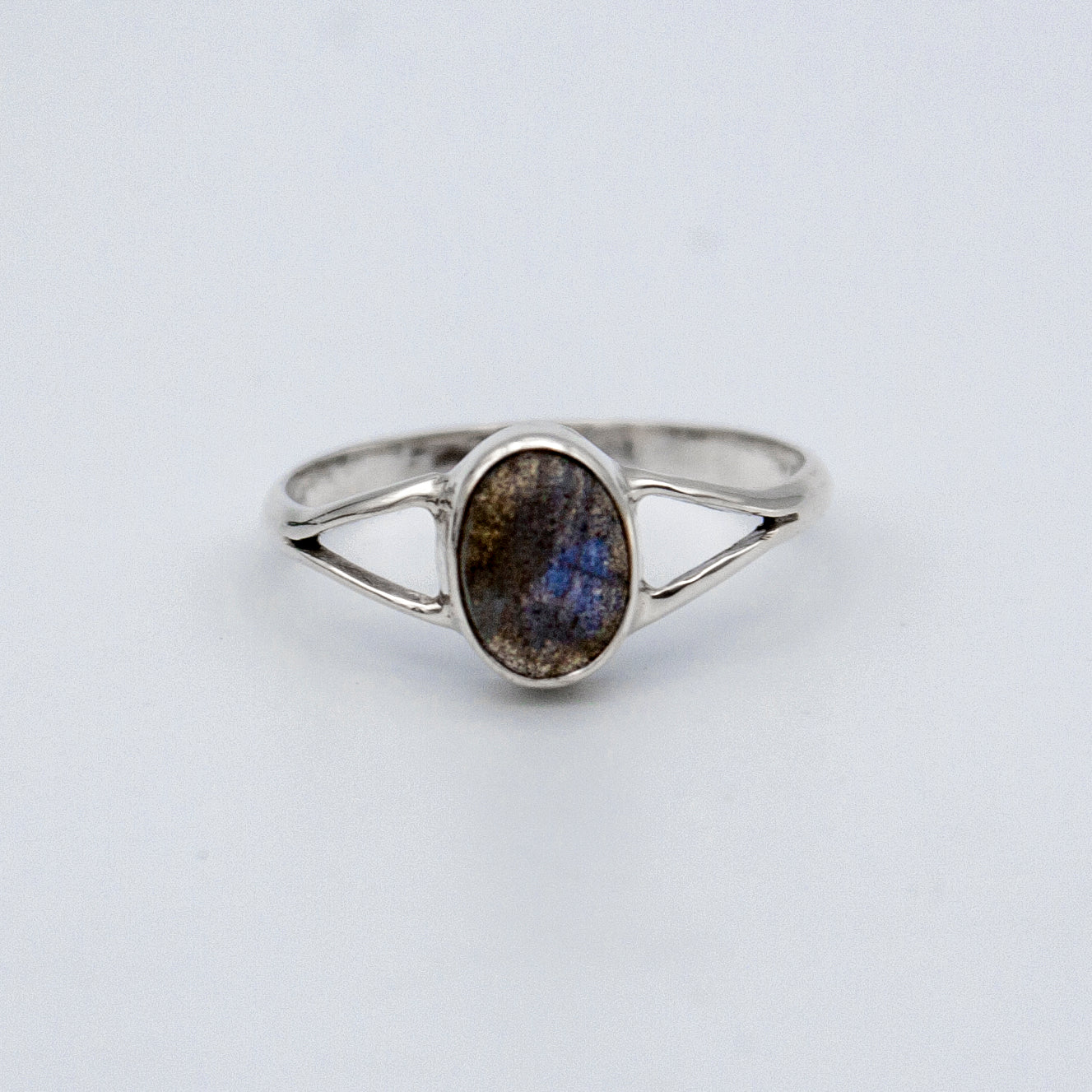 Grey Clymene Jewelry & Watches Oval Labradorite Bezel Split Shank Sterling Silver Ring